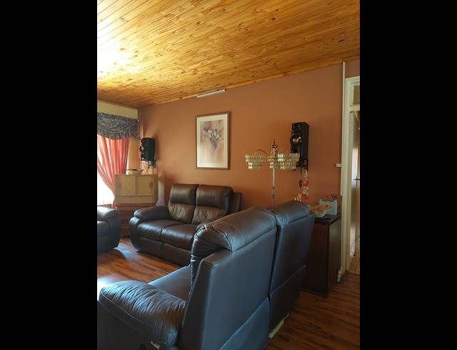3 BEDROOM HOUSE FOR SALE IN VANDERBIJLPARK SE 6
